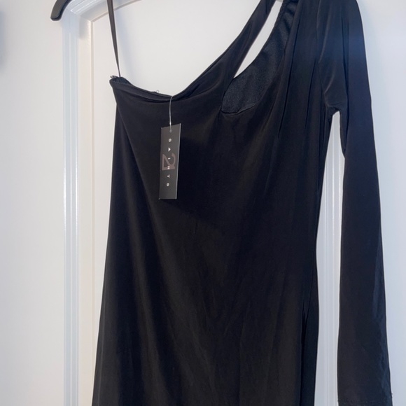 Black dress - Picture 3 of 9